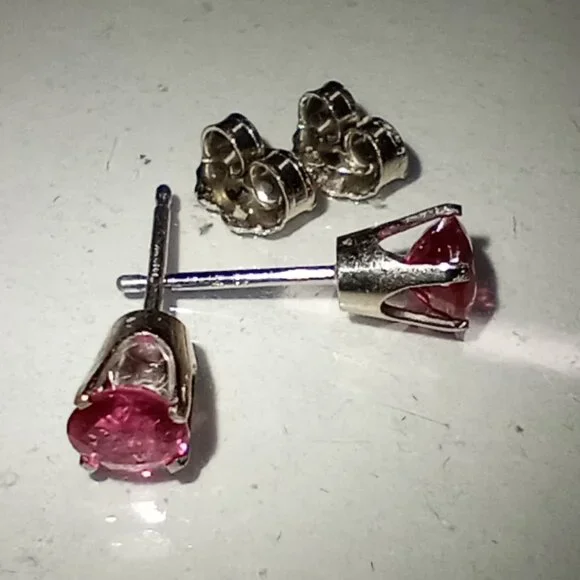 14Kt White Gold 0.88ctw Burma Pink Spinel Stud Post Earrings - Picture 3 of 4